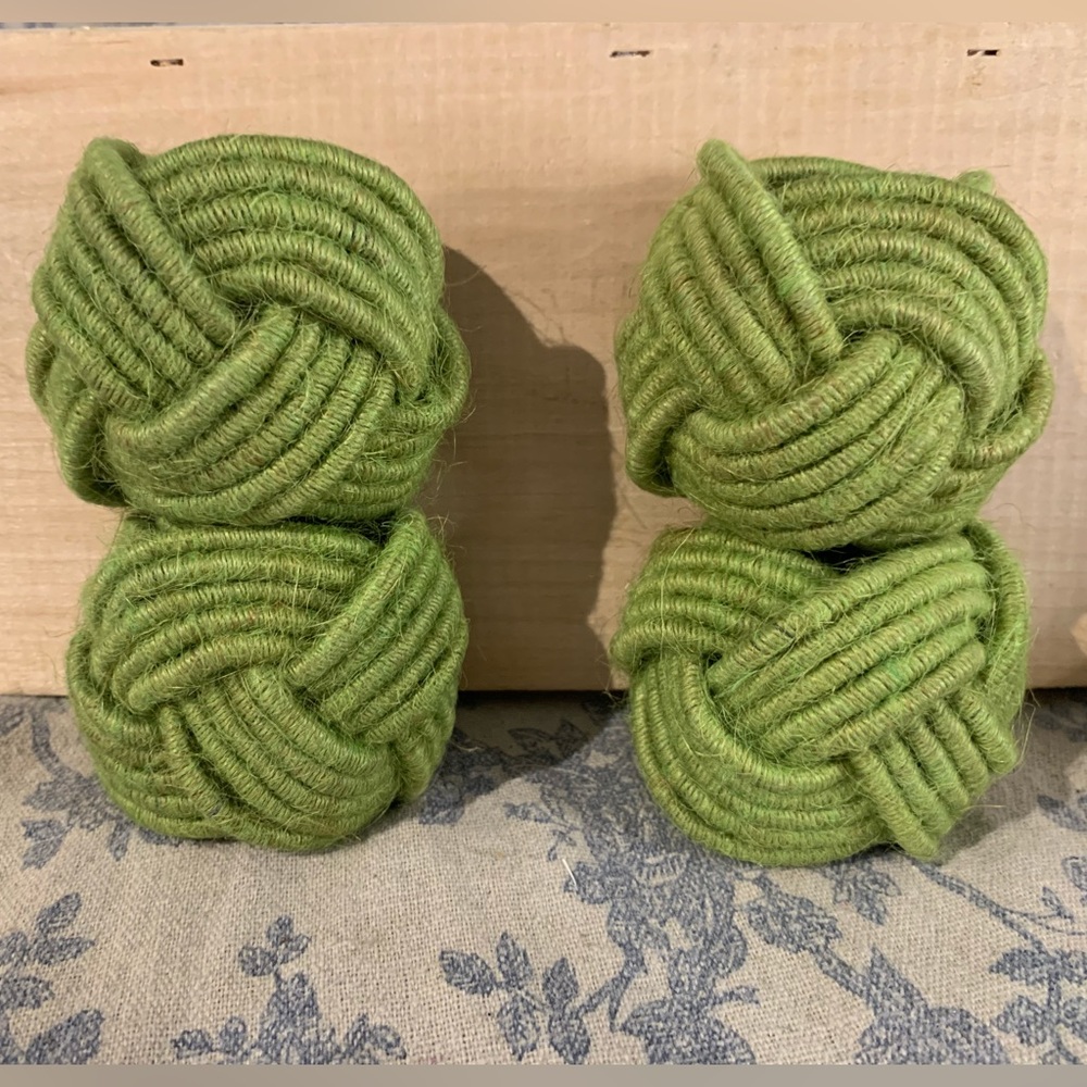 Set of 4 Green Boho Jute Woven Knotted Napkin Rings - Picture 5 of 6